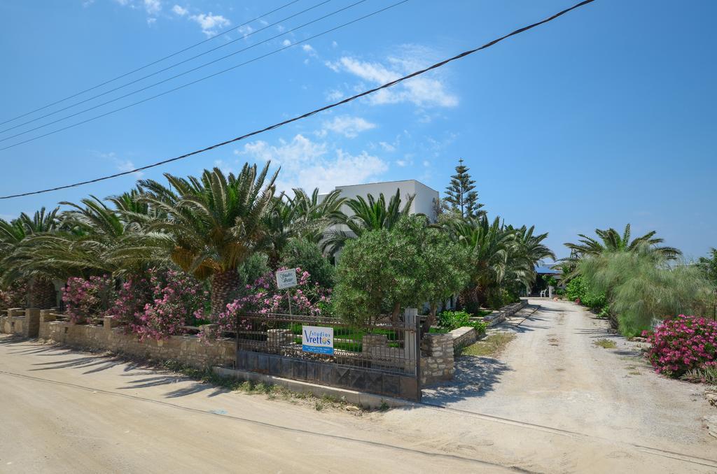 Studios Vrettos Beachfront Hotel Pláka Esterno foto