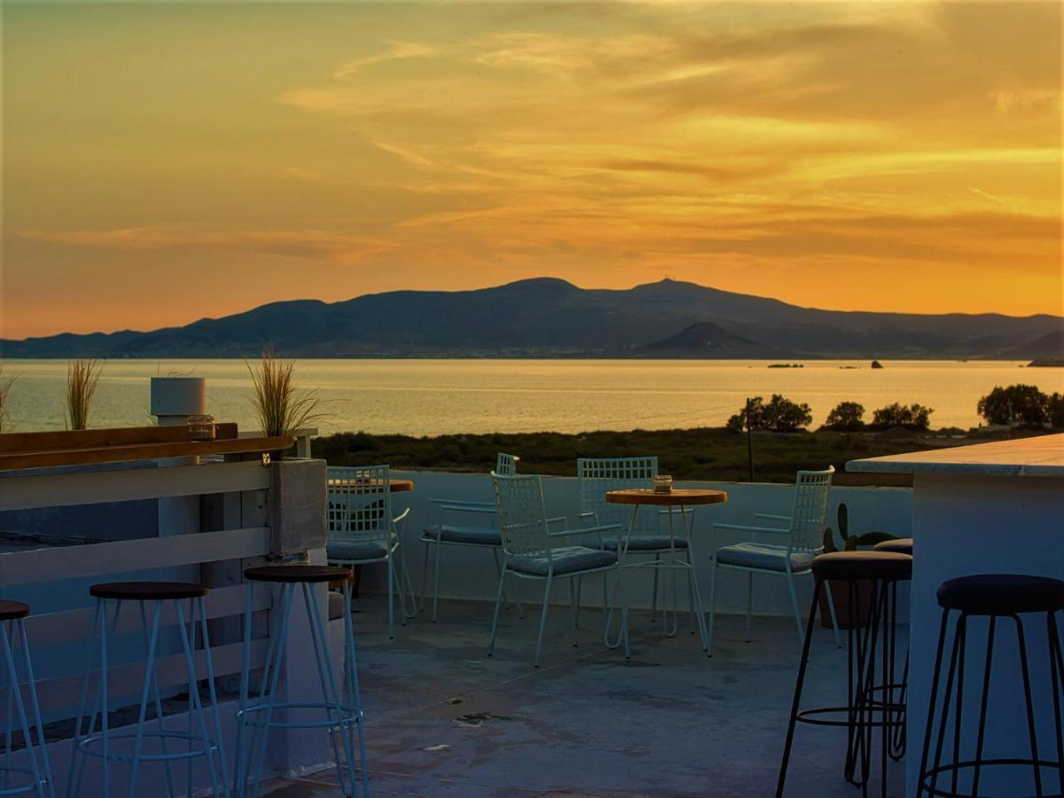 Studios Vrettos Beachfront Hotel Pláka Esterno foto